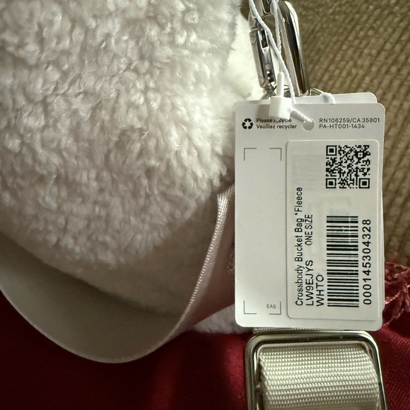Lululemon Crossbody Bucket Bag *Fleece, White Opal - Picture 10 of 15